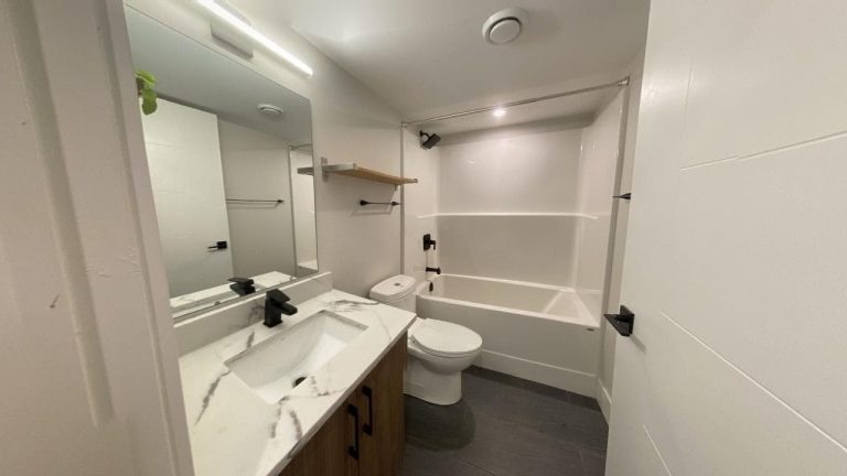 5726 Inglis Street Suite 101 04202022 162536