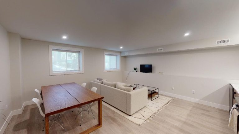 5726 Inglis Street Suite 103 05302022 172646