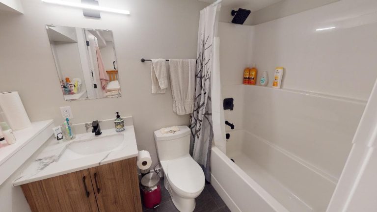 5726 Inglis Street Suite 103 05302022 172735