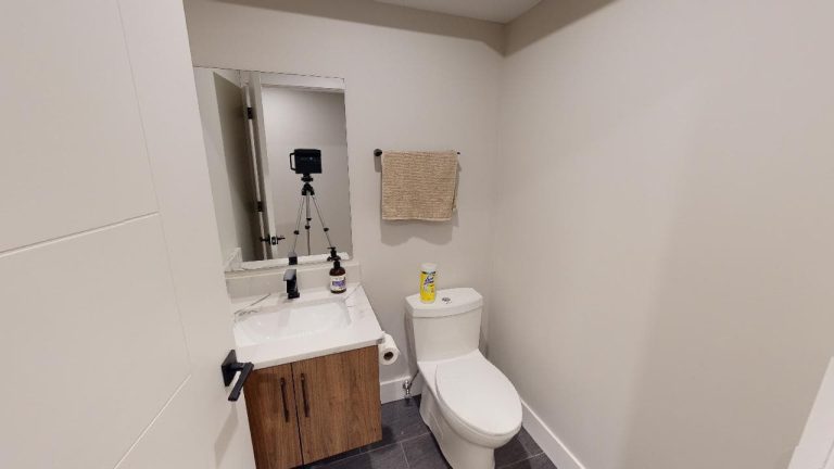 5726 Inglis Street Suite 103 05302022 172750