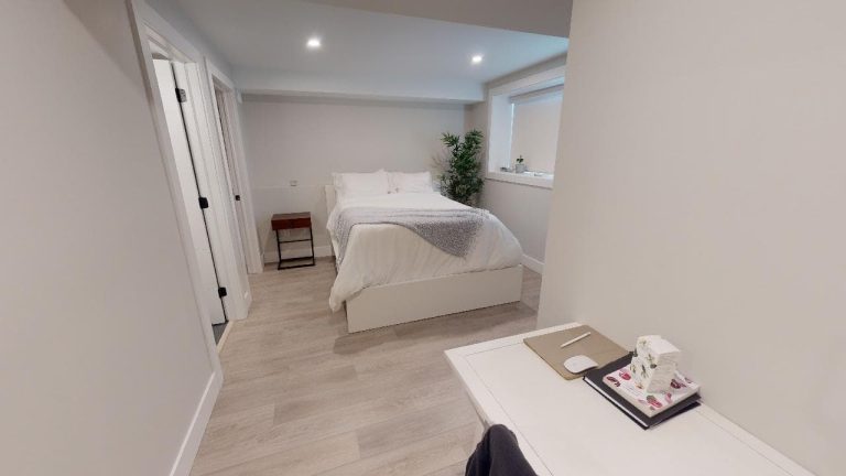 5726 Inglis Street Suite 103 05302022 172827