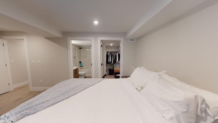 5726 Inglis Street Suite 103 05302022 172856