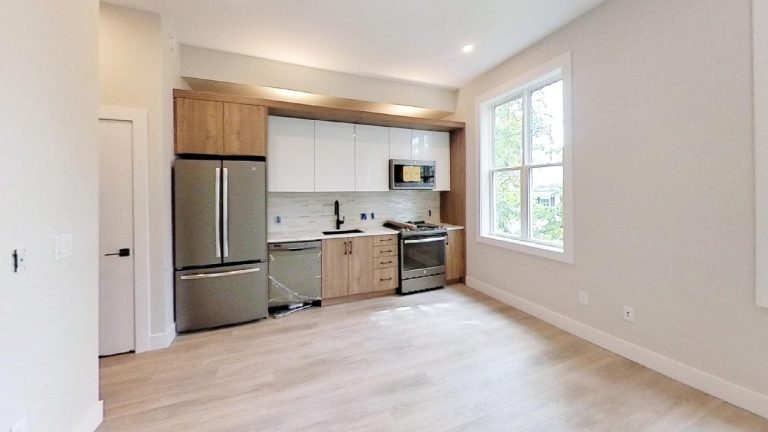 5726 Inglis Street Suite 302 Kitchen