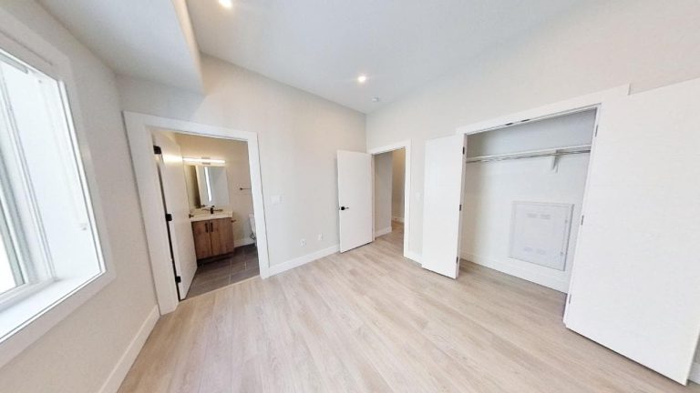 5726 Inglis Street Suite 303 07312021 165132