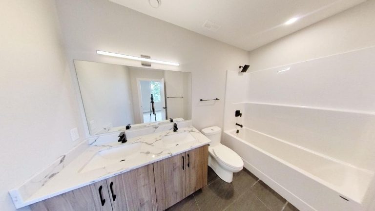 5726 Inglis Street Suite 303 07312021 165226