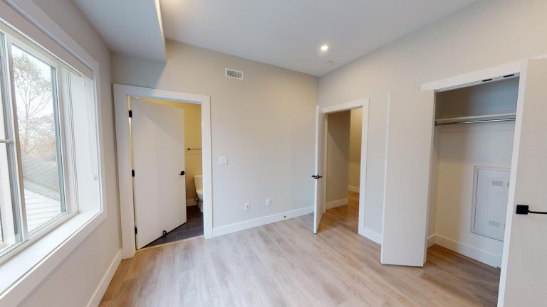 5726 Inglis Street Suite 403 01292024 181417