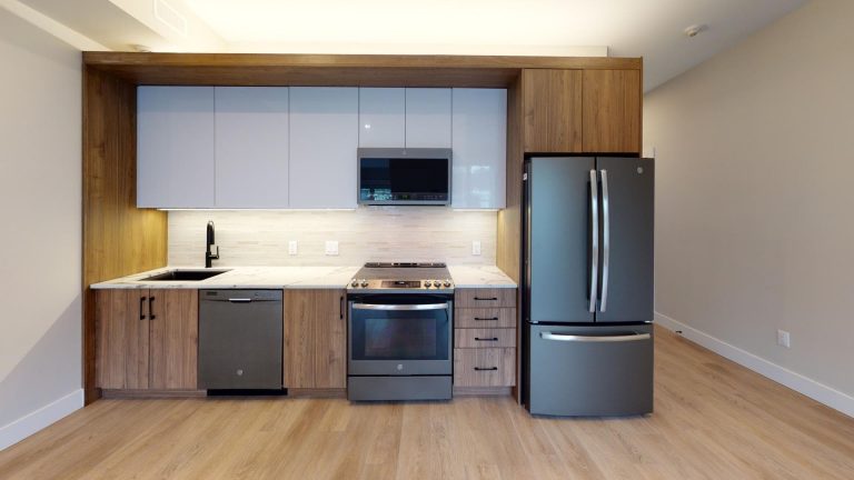 5726 Inglis Street Suite 403 Kitchen