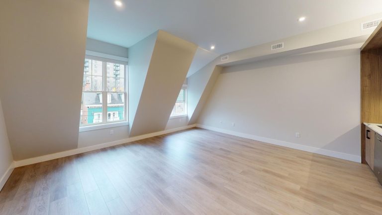 5726 Inglis Street Suite 403 Unfurnished