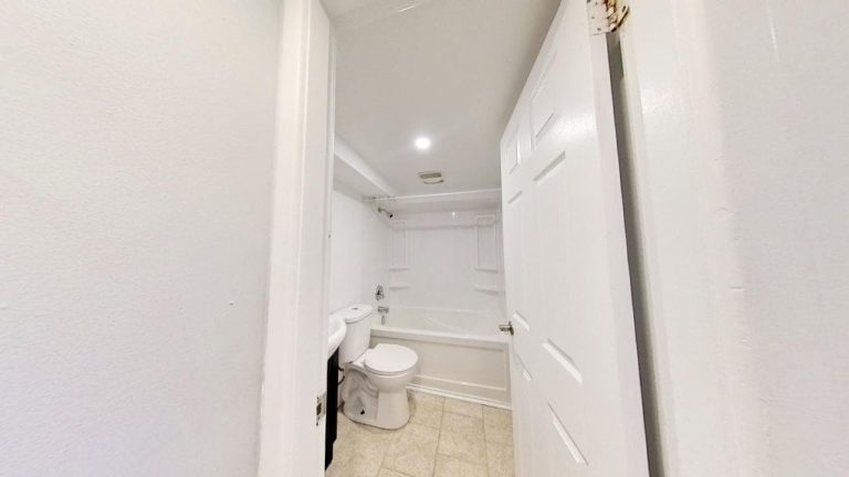 6056 South Street Apartment 1 09182024 113941