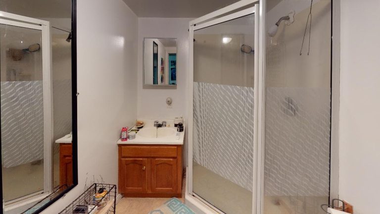 6060 South St 12 Bathroom