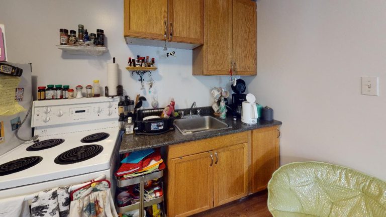 6060 South St 12 Kitchen
