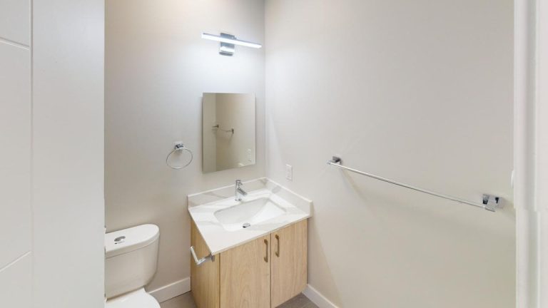 6140 Lady Hammond Road Apartment 301 Bathroom