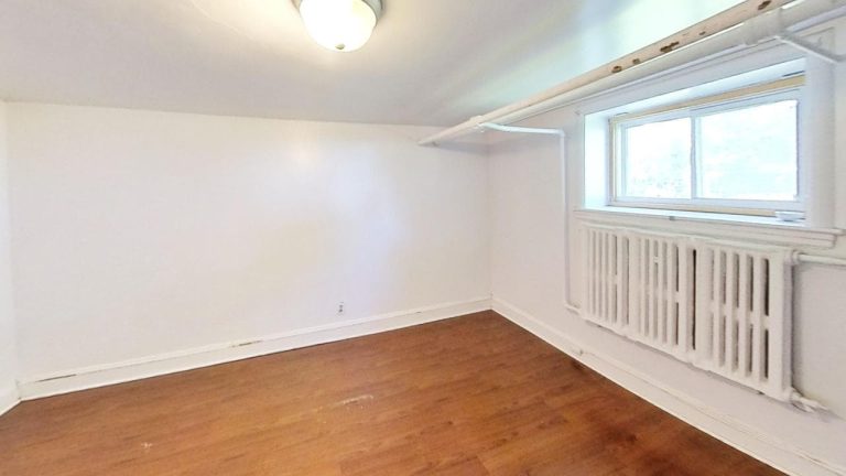 6461 Waegwoltic Avenue Apartment 6 Unfurnished 1