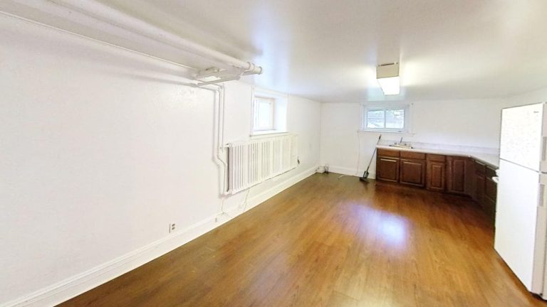 6461 Waegwoltic Avenue Apartment 6 Unfurnished