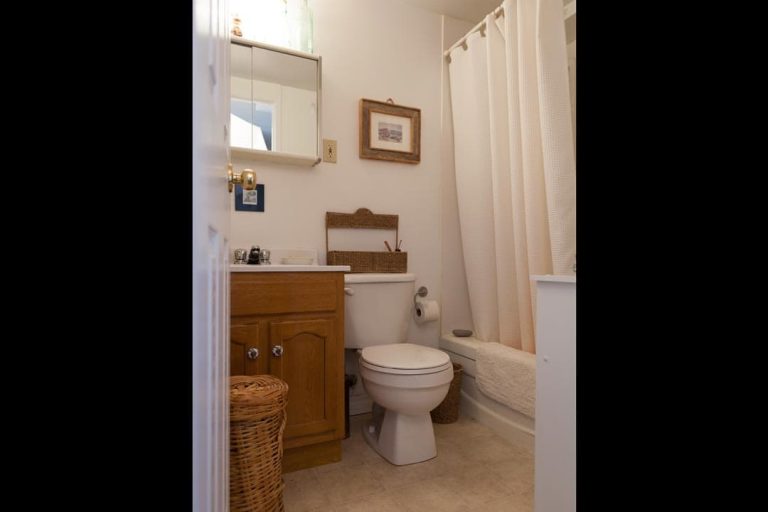 804 Bathroom