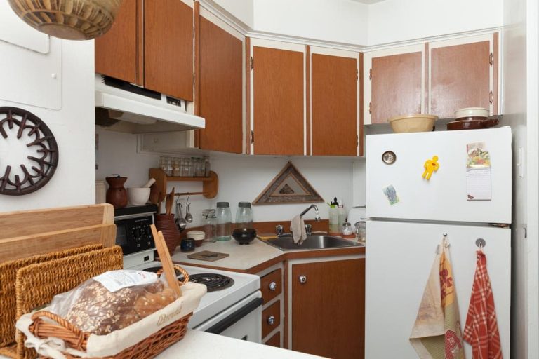 804 Kitchen