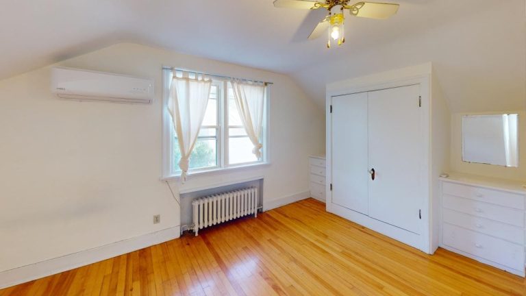 SqHr7aBZvWm Bedroom