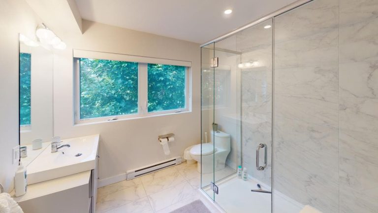 3184 Isleville Street Bathroom
