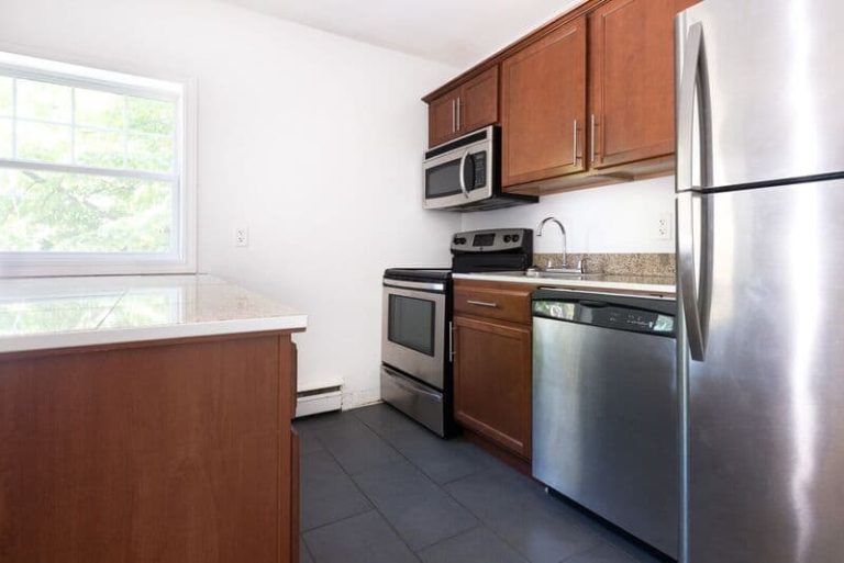 6060 #3 Kitchen