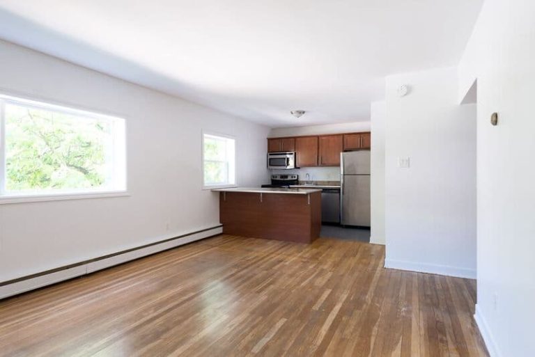 6060 #3 Kitchen And Living Room