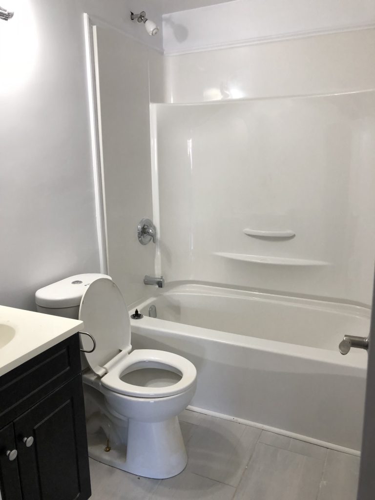 6060 #6 Bathroom