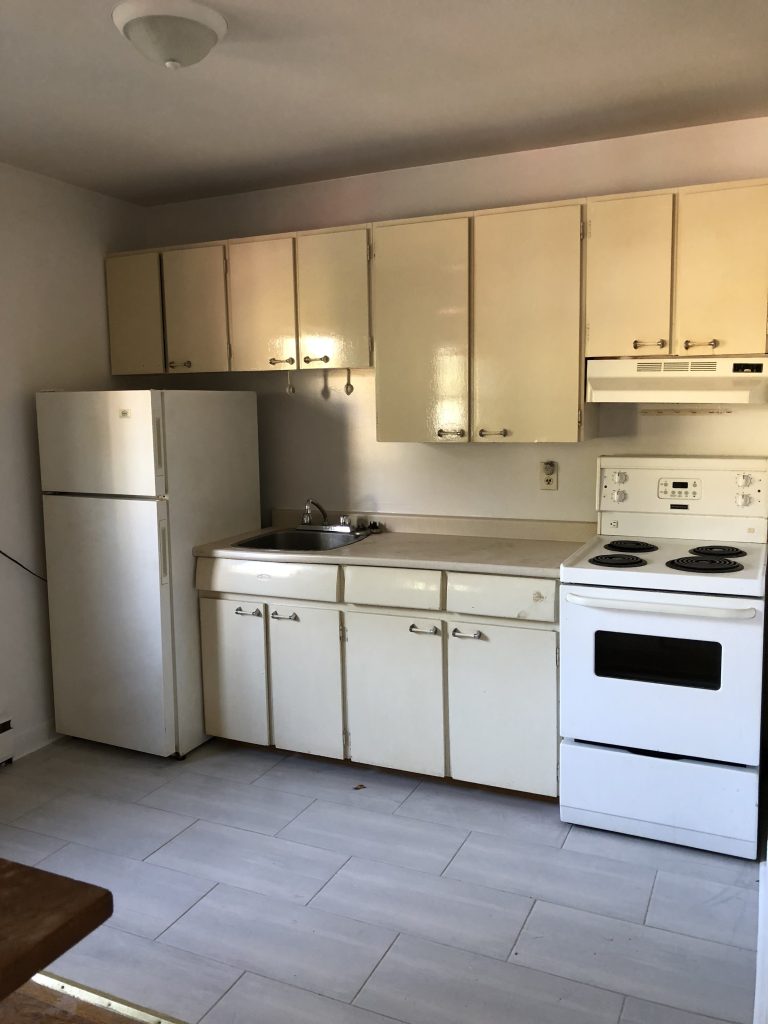 6060 #6 Kitchen